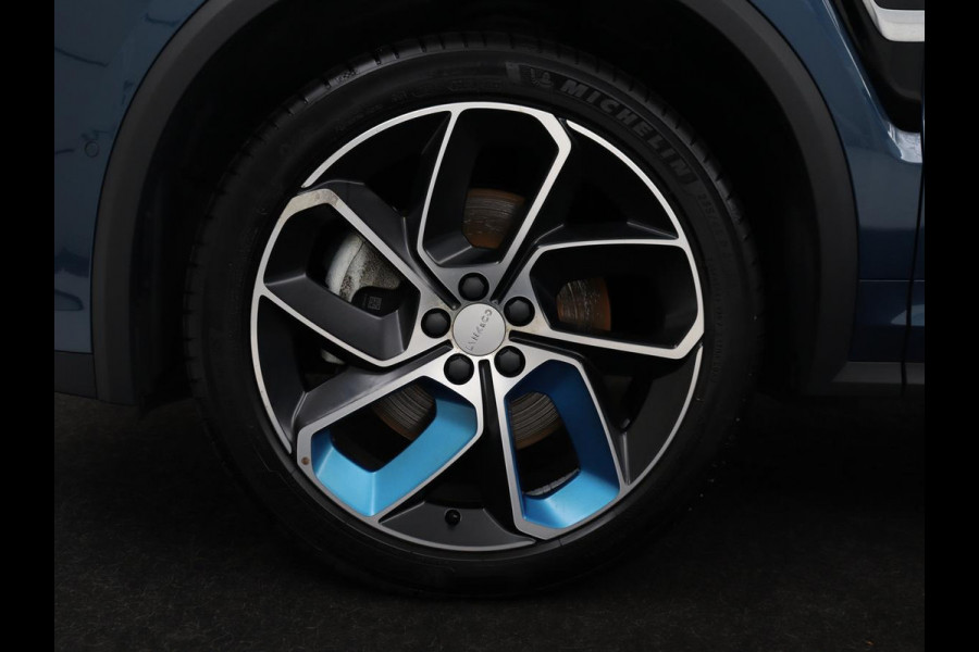 Lynk & Co 01 1.5 | SOH 88,3% | Panoramadak | Trekhaak | 360 Camera | Adaptive cruise | Climate control | Carplay | DAB+ | Bluetooth | Stoelverwarming | Sfeerverlichting | Park assist | Lane assist | Infinity audio | Rijstrookwissel waarschuwing