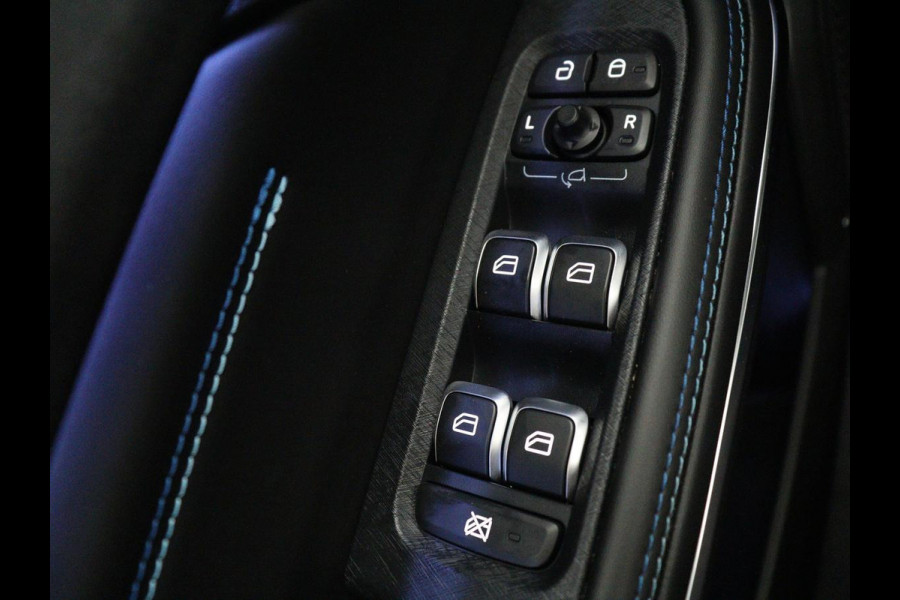 Lynk & Co 01 1.5 | SOH 88,3% | Panoramadak | Trekhaak | 360 Camera | Adaptive cruise | Climate control | Carplay | DAB+ | Bluetooth | Stoelverwarming | Sfeerverlichting | Park assist | Lane assist | Infinity audio | Rijstrookwissel waarschuwing