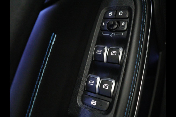 Lynk & Co 01 1.5 | SOH 88,3% | Panoramadak | Trekhaak | 360 Camera | Adaptive cruise | Climate control | Carplay | DAB+ | Bluetooth | Stoelverwarming | Sfeerverlichting | Park assist | Lane assist | Infinity audio | Rijstrookwissel waarschuwing