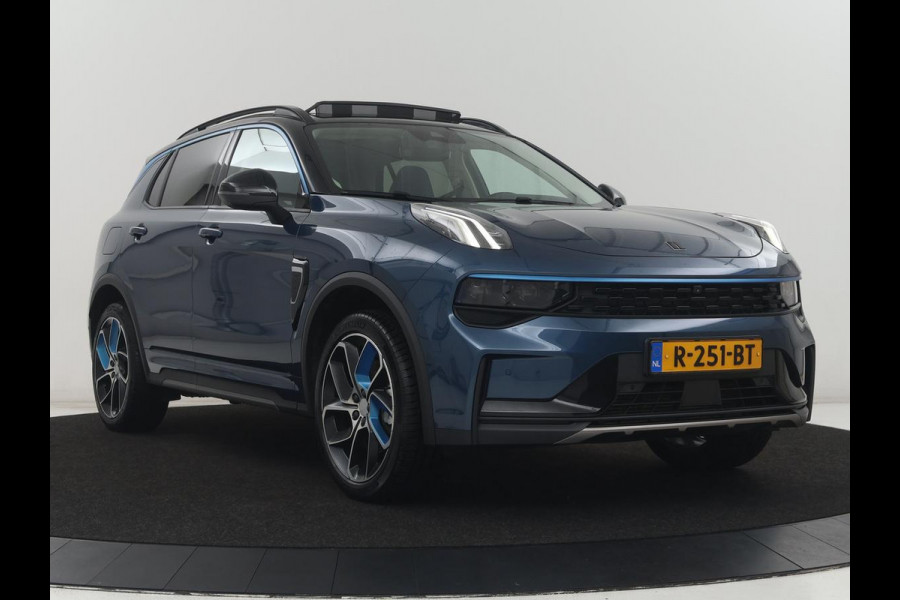 Lynk & Co 01 1.5 | SOH 88,3% | Panoramadak | Trekhaak | 360 Camera | Adaptive cruise | Climate control | Carplay | DAB+ | Bluetooth | Stoelverwarming | Sfeerverlichting | Park assist | Lane assist | Infinity audio | Rijstrookwissel waarschuwing