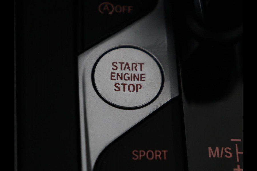 BMW 1-serie 116i Business Edition | Trekhaak | Cruise control | DAB+ | Bluetooth | Carplay | Climate control | Parkeerhulp | Virtual cockpit