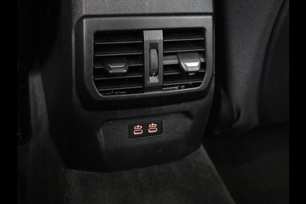 BMW 1-serie 116i Business Edition | Trekhaak | Cruise control | DAB+ | Bluetooth | Carplay | Climate control | Parkeerhulp | Virtual cockpit