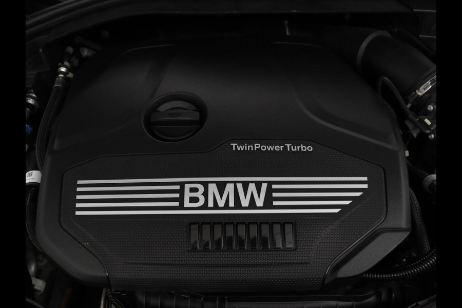 BMW 1-serie 116i Business Edition | Trekhaak | Cruise control | DAB+ | Bluetooth | Carplay | Climate control | Parkeerhulp | Virtual cockpit
