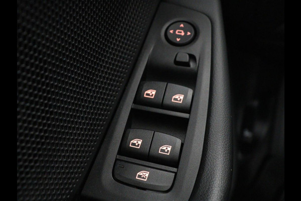 BMW 1-serie 116i Business Edition | Trekhaak | Cruise control | DAB+ | Bluetooth | Carplay | Climate control | Parkeerhulp | Virtual cockpit