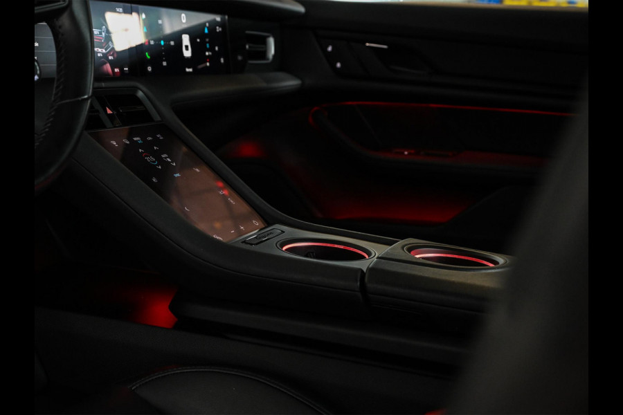 Porsche Taycan Performance 84 kWh | NL Auto | Panoramadak | 360 Camera | Bose | Memory Seats | Stoel + Stuurverwarming | Ambiance Interieur |