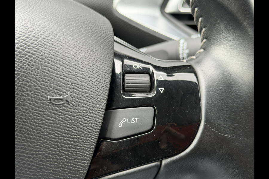 Peugeot 308 SW BWJ 2020 | 1.2T 111PK ACTIVE | CLIMA | NAVI | CARPLAY | CRUISE | LICHTMETAAL | PDC | PRIVACY GLASS |