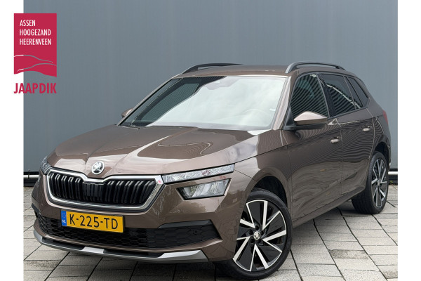 Škoda Kamiq BWJ 2021 | 1.0TSI 111PK Sport Bus AUTOMAAT | CLIMA | SPORTSTOELeN | CARPLAY | PDC 2X | ALCANTARA/STOF | 18'' LMV | PRIVACY GLASS | STOELVERW |