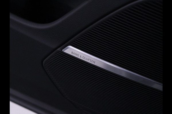 Audi Q7 60 TFSI e quattro Competition [SCHUIFKANTELDAK, BOSE, APPLE CARPLAY, TREKHAAK UITKLAPBAAR, ANDROID, MATRIX LED, STOELVERWARMING, CAMERA, VOL LEDER, PDC V+A, CLIMATE, LUCHTVERING, ELEKTRISCHE ACHTERKLEP, DIGITAL DASH, NIEU