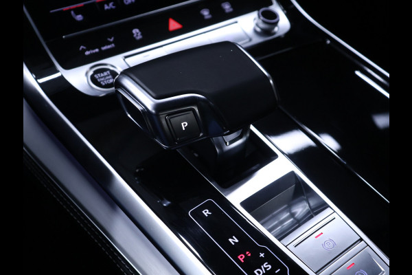 Audi Q7 60 TFSI e quattro Competition [SCHUIFKANTELDAK, BOSE, APPLE CARPLAY, TREKHAAK UITKLAPBAAR, ANDROID, MATRIX LED, STOELVERWARMING, CAMERA, VOL LEDER, PDC V+A, CLIMATE, LUCHTVERING, ELEKTRISCHE ACHTERKLEP, DIGITAL DASH, NIEU