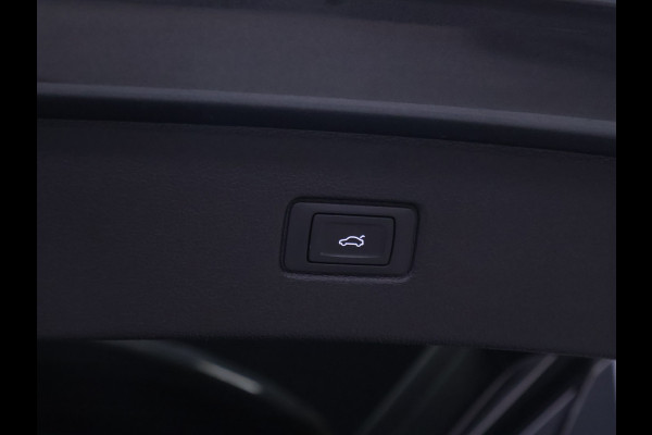 Audi Q7 60 TFSI e quattro Competition [SCHUIFKANTELDAK, BOSE, APPLE CARPLAY, TREKHAAK UITKLAPBAAR, ANDROID, MATRIX LED, STOELVERWARMING, CAMERA, VOL LEDER, PDC V+A, CLIMATE, LUCHTVERING, ELEKTRISCHE ACHTERKLEP, DIGITAL DASH, NIEU