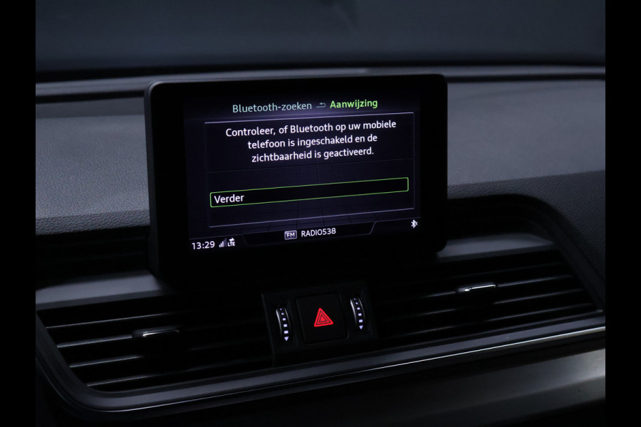 Audi Q5 2.0 TFSI quattro Sport S Line [SCHUIFKANTELDAK, APPLE CARPLAY, ANDROID, STOELVERWARMING, ELEKTRISCHE STOEL, LED, CRUISE CONTROL, NAVIGATIE, PDC ACHTER, CLIMATE, ELEKTRISCHE ACHTERKLEP, S LINE, NIEUWSTAAT]