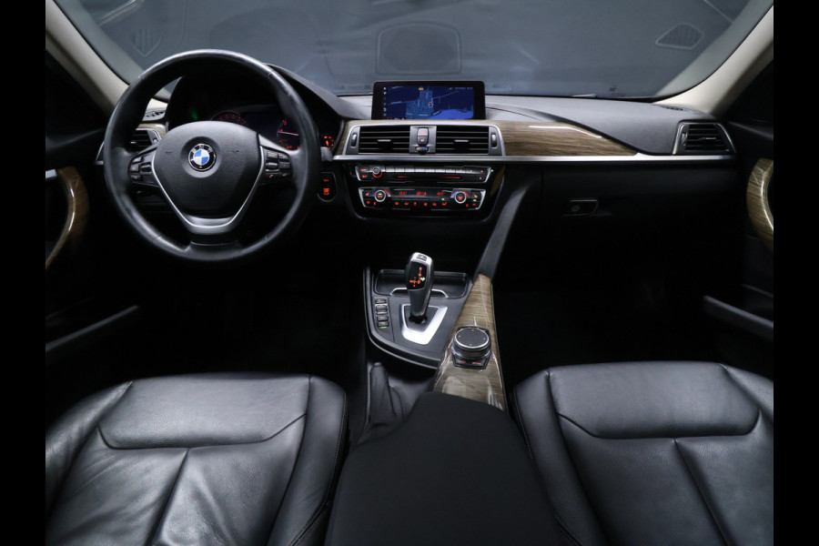 BMW 3 Serie Touring 318i Luxury Edition [SCHUIFKANTELDAK, APPLE CARPLAY, MEMORY SEATS, STOELVERWARMING, 360 CAMERA, VOL LEDER, PDC V+A, NAVIGATIE PROFESSIONAL, CLIMATE, ELEKTRISCHE ACHTERKLEP, LED, KEYLESS START, HIFI SOUND, NIEUWS