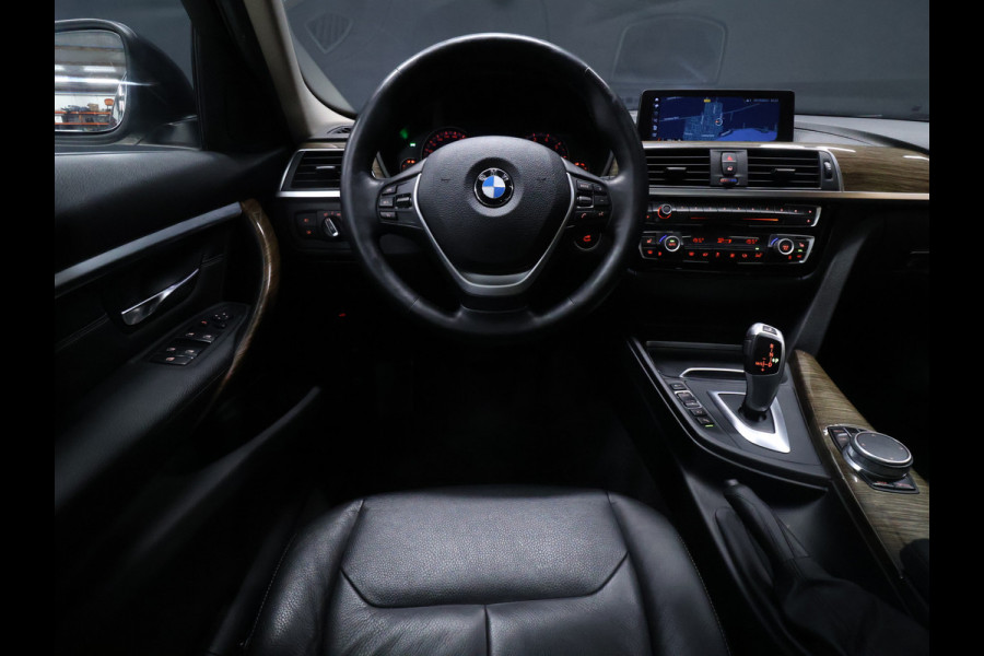 BMW 3 Serie Touring 318i Luxury Edition [SCHUIFKANTELDAK, APPLE CARPLAY, MEMORY SEATS, STOELVERWARMING, 360 CAMERA, VOL LEDER, PDC V+A, NAVIGATIE PROFESSIONAL, CLIMATE, ELEKTRISCHE ACHTERKLEP, LED, KEYLESS START, HIFI SOUND, NIEUWS