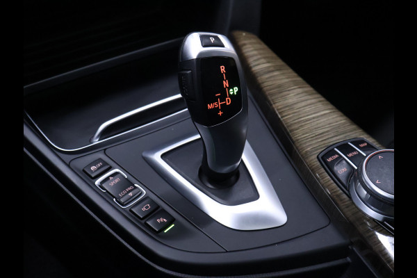 BMW 3 Serie Touring 318i Luxury Edition [SCHUIFKANTELDAK, APPLE CARPLAY, MEMORY SEATS, STOELVERWARMING, 360 CAMERA, VOL LEDER, PDC V+A, NAVIGATIE PROFESSIONAL, CLIMATE, ELEKTRISCHE ACHTERKLEP, LED, KEYLESS START, HIFI SOUND, NIEUWS