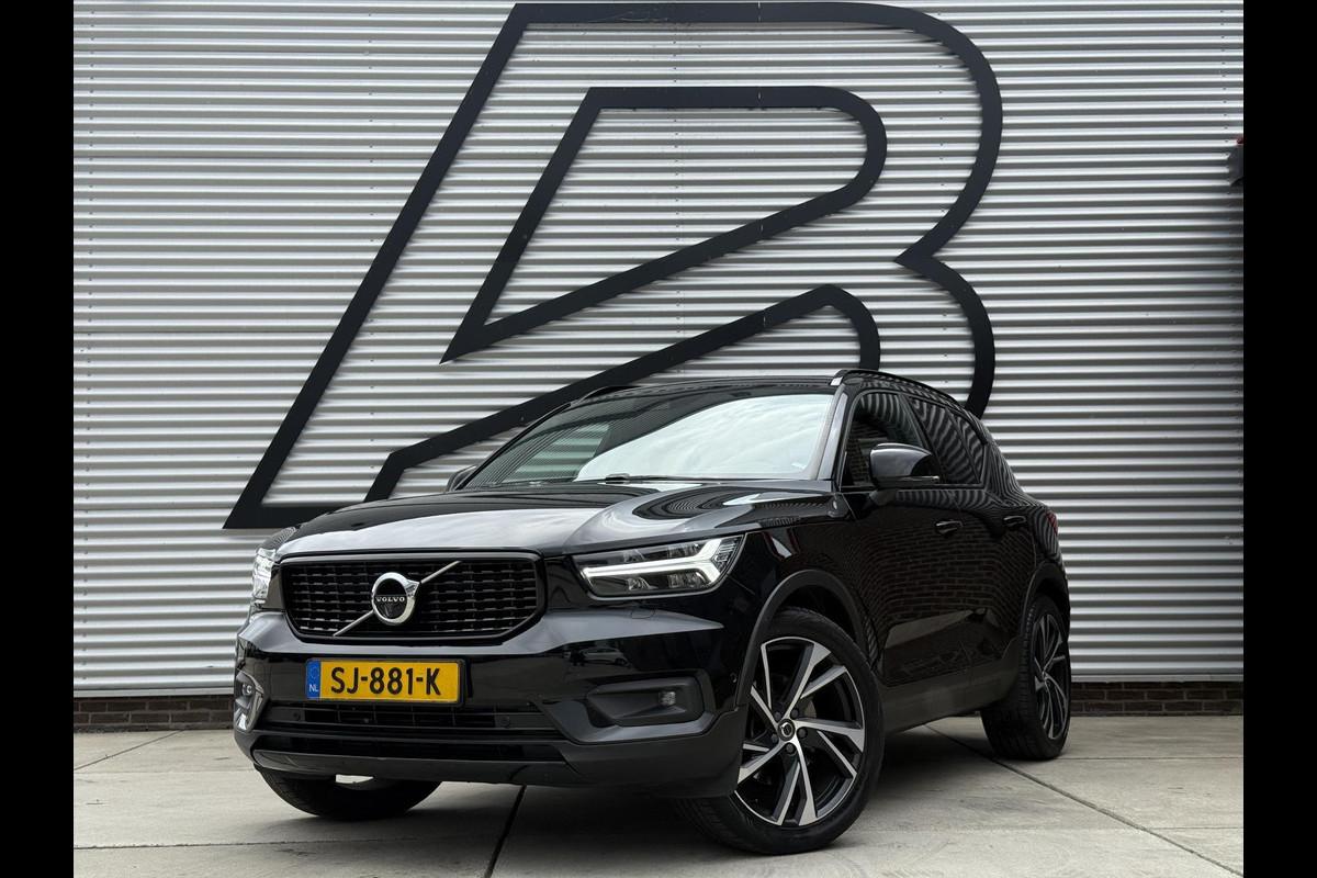 Volvo XC40 2.0 T5 AWD R-Design Intro Edition 1e Eigenaar|Pano|H&K|Camera|Trekhaak|Adap Cruise|Stuur+Stoel verw V+A|Carplay|Elek Achterklep|PDC V+A|N.A.P|APK tot 04-2027