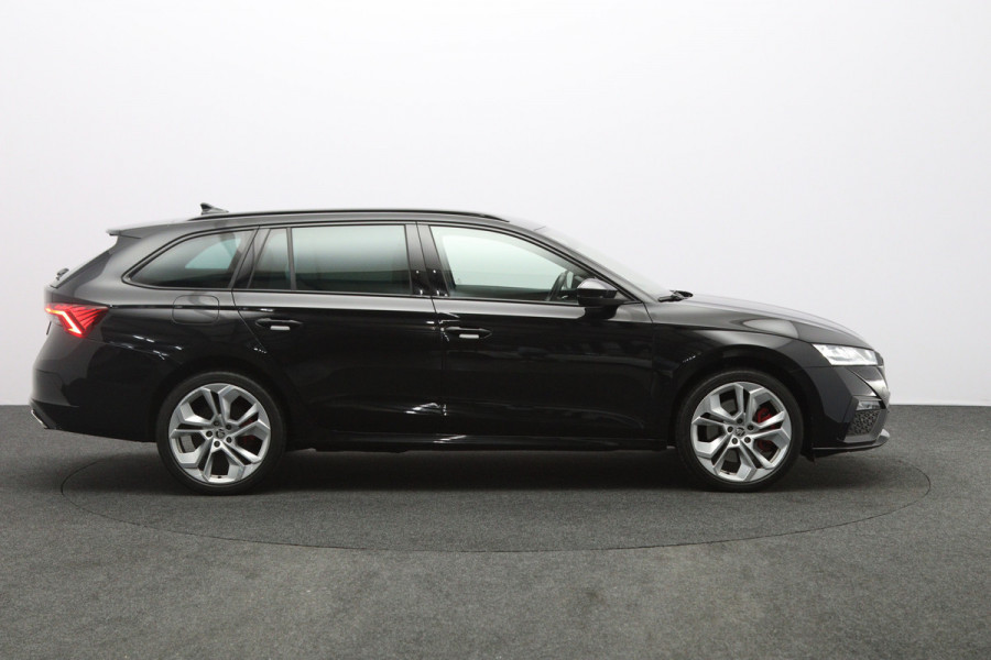Škoda Octavia Combi 1.4 TSI RS 245 PK iV PHEV Business, Trekhaak, Camera, Adap. Cruise Control, 4 x Stoelverwarming