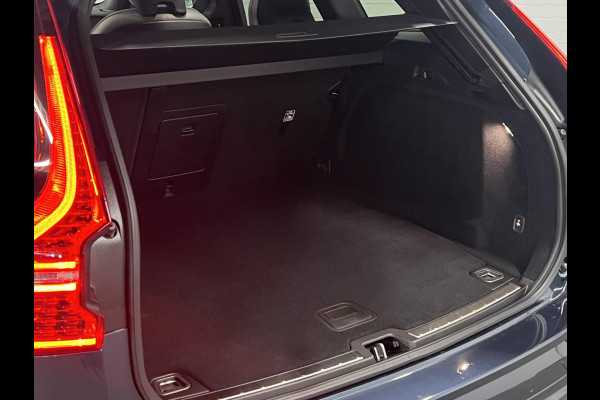 Volvo XC60 2.0 T6 Plug-in hybrid AWD Plus Dark Trekhaak | Open dak | Adapt. cruise | Stoel-/Stuurverwarming | 360 camera | Keyless | Blis | Memory