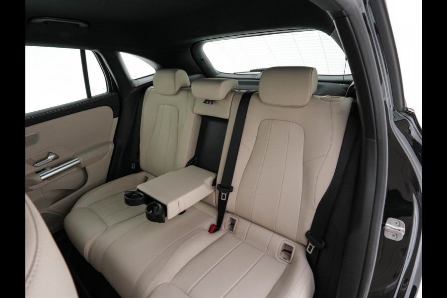 Mercedes-Benz EQA 350 4MATIC Luxury Line 67 kWh [ 3-Fase-11kW ]{SoH-94%} (INCL-BTW) *HEATPUMP | LEATHER | FULL-LED | BLINDSPOT | WIDESCREEN-DIGICOCKPIT | HEATED-SPORTSEATS | CAMERA | NAVI-FULLMAP | DAB | AMBIENTLIGHT | KEYLESS | LANE-ASSIST | 18''ALU*