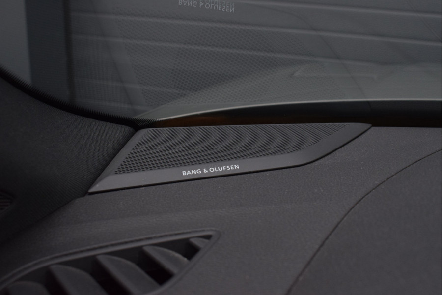 Audi Q3 45 TFSI e S-line | Pano | Leer | B&O | 360 camera | Trekhaak | LED | 20"