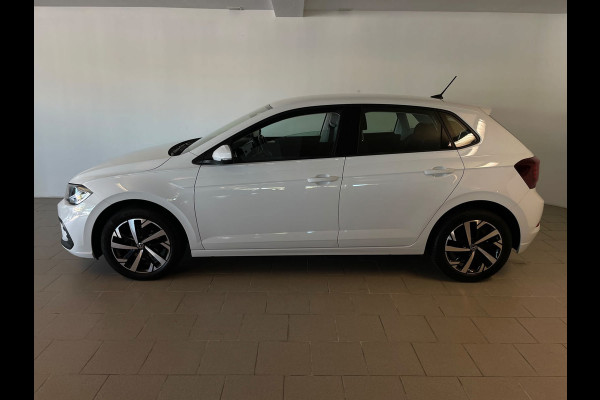 Volkswagen Polo 1.0 TSI Life Business Multimedia CLIMA CRUISE PARKEERSENSOREN APPLE CARPLAY STOELVERWARMING TREKHAAK NIEUW MODEL