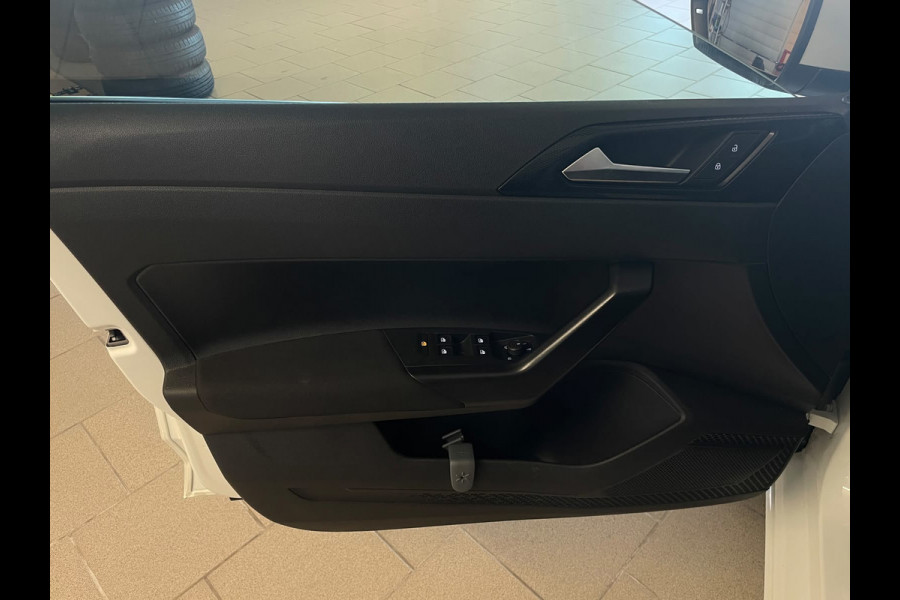 Volkswagen Polo 1.0 TSI Life Business Multimedia CLIMA CRUISE PARKEERSENSOREN APPLE CARPLAY STOELVERWARMING TREKHAAK NIEUW MODEL