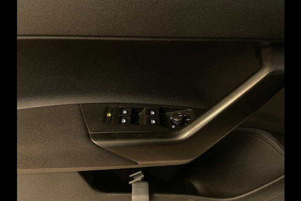 Volkswagen Polo 1.0 TSI Life Business Multimedia CLIMA CRUISE PARKEERSENSOREN APPLE CARPLAY STOELVERWARMING TREKHAAK NIEUW MODEL