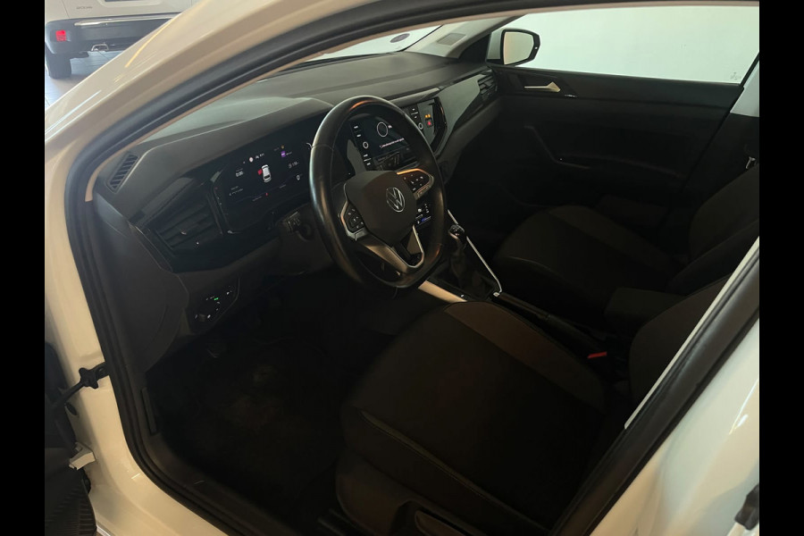 Volkswagen Polo 1.0 TSI Life Business Multimedia CLIMA CRUISE PARKEERSENSOREN APPLE CARPLAY STOELVERWARMING TREKHAAK NIEUW MODEL