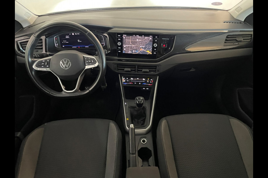 Volkswagen Polo 1.0 TSI Life Business Multimedia CLIMA CRUISE PARKEERSENSOREN APPLE CARPLAY STOELVERWARMING TREKHAAK NIEUW MODEL