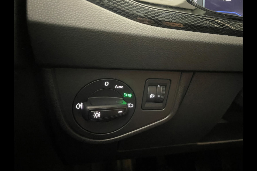Volkswagen Polo 1.0 TSI Life Business Multimedia CLIMA CRUISE PARKEERSENSOREN APPLE CARPLAY STOELVERWARMING TREKHAAK NIEUW MODEL