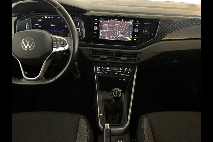 Volkswagen Polo 1.0 TSI Life Business Multimedia CLIMA CRUISE PARKEERSENSOREN APPLE CARPLAY STOELVERWARMING TREKHAAK NIEUW MODEL