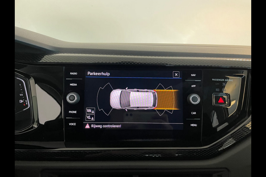 Volkswagen Polo 1.0 TSI Life Business Multimedia CLIMA CRUISE PARKEERSENSOREN APPLE CARPLAY STOELVERWARMING TREKHAAK NIEUW MODEL