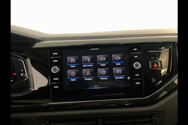 Volkswagen Polo 1.0 TSI Life Business Multimedia CLIMA CRUISE PARKEERSENSOREN APPLE CARPLAY STOELVERWARMING TREKHAAK NIEUW MODEL