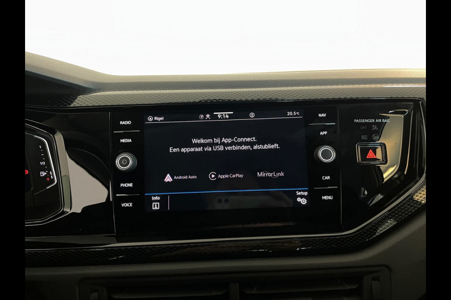 Volkswagen Polo 1.0 TSI Life Business Multimedia CLIMA CRUISE PARKEERSENSOREN APPLE CARPLAY STOELVERWARMING TREKHAAK NIEUW MODEL