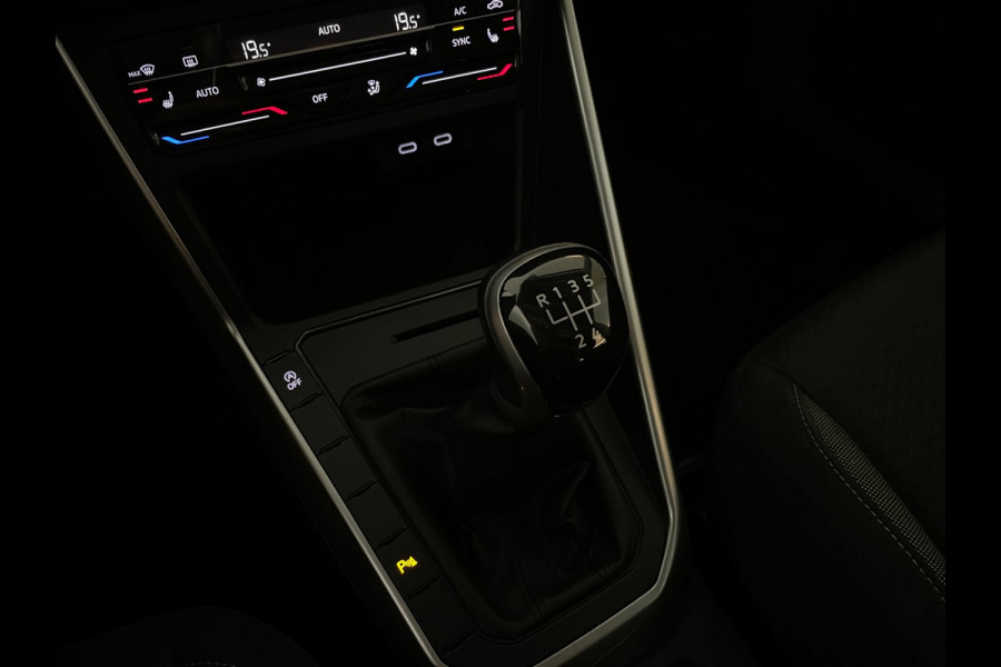 Volkswagen Polo 1.0 TSI Life Business Multimedia CLIMA CRUISE PARKEERSENSOREN APPLE CARPLAY STOELVERWARMING TREKHAAK NIEUW MODEL