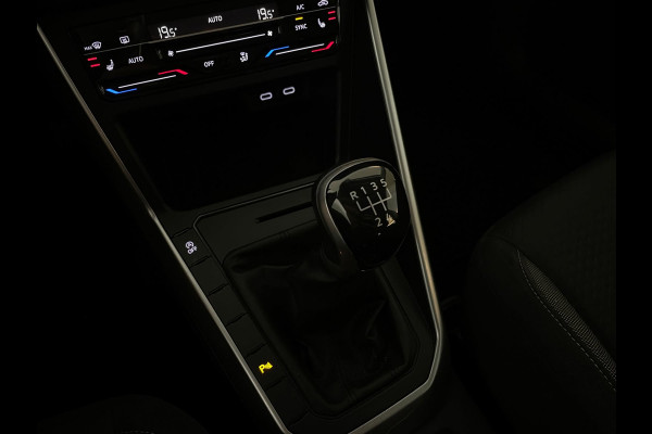 Volkswagen Polo 1.0 TSI Life Business Multimedia CLIMA CRUISE PARKEERSENSOREN APPLE CARPLAY STOELVERWARMING TREKHAAK NIEUW MODEL