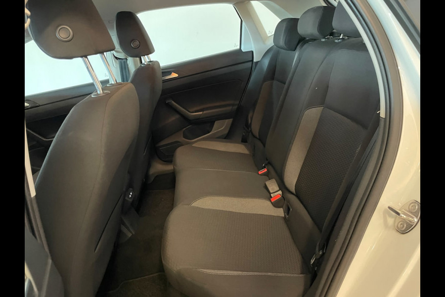 Volkswagen Polo 1.0 TSI Life Business Multimedia CLIMA CRUISE PARKEERSENSOREN APPLE CARPLAY STOELVERWARMING TREKHAAK NIEUW MODEL