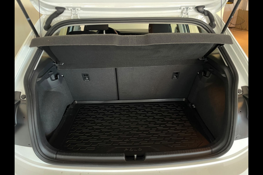 Volkswagen Polo 1.0 TSI Life Business Multimedia CLIMA CRUISE PARKEERSENSOREN APPLE CARPLAY STOELVERWARMING TREKHAAK NIEUW MODEL