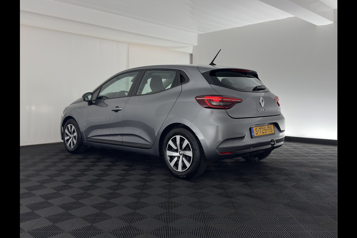 Renault Clio 1.6 E-Tech Hybrid 145 Equilibre (INCL.BTW) Aut. *FULL-LED | COMFORT-SEATS | CARPLAY | KEYLESS | DAB+ | ECC | PDC | CRUISE | TOWBAR*