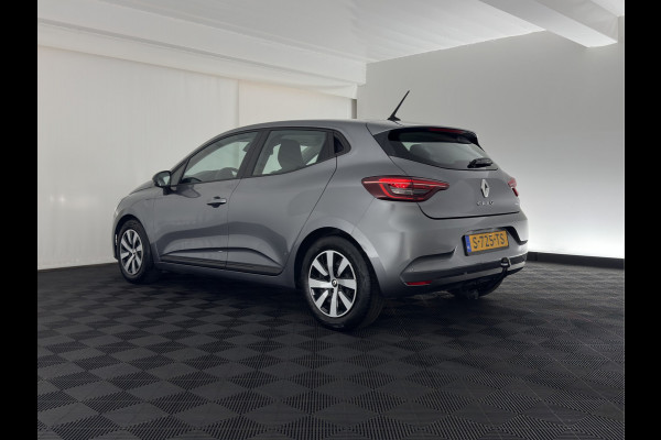 Renault Clio 1.6 E-Tech Hybrid 145 Equilibre (INCL.BTW) Aut. *FULL-LED | COMFORT-SEATS | CARPLAY | KEYLESS | DAB+ | ECC | PDC | CRUISE | TOWBAR*