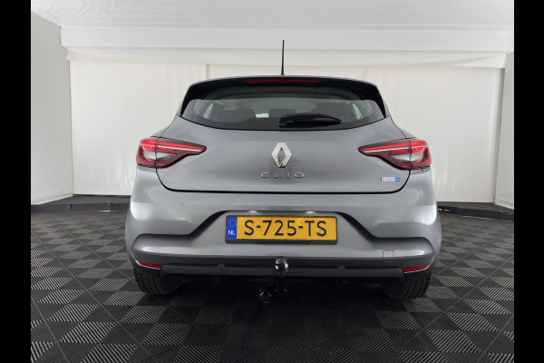 Renault Clio 1.6 E-Tech Hybrid 145 Equilibre (INCL.BTW) Aut. *FULL-LED | COMFORT-SEATS | CARPLAY | KEYLESS | DAB+ | ECC | PDC | CRUISE | TOWBAR*