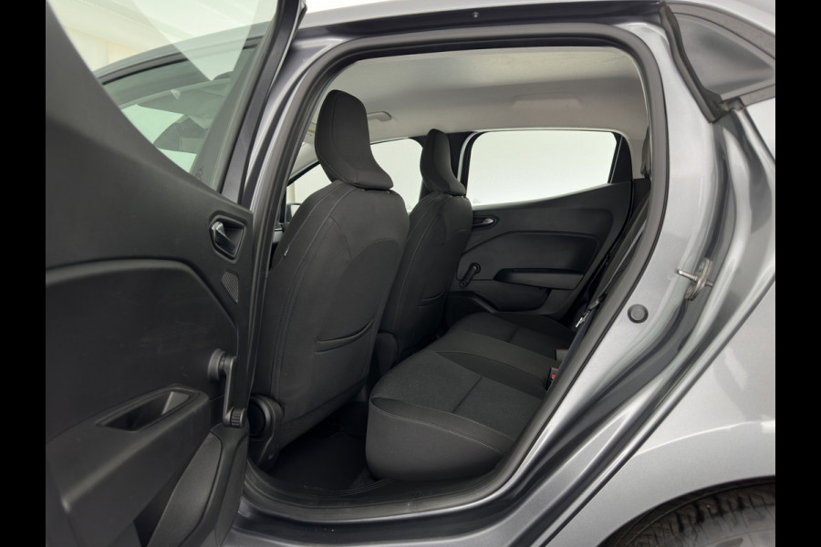 Renault Clio 1.6 E-Tech Hybrid 145 Equilibre (INCL.BTW) Aut. *FULL-LED | COMFORT-SEATS | CARPLAY | KEYLESS | DAB+ | ECC | PDC | CRUISE | TOWBAR*