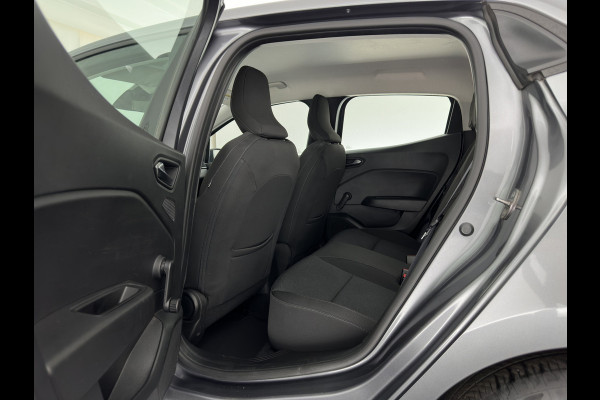 Renault Clio 1.6 E-Tech Hybrid 145 Equilibre (INCL.BTW) Aut. *FULL-LED | COMFORT-SEATS | CARPLAY | KEYLESS | DAB+ | ECC | PDC | CRUISE | TOWBAR*