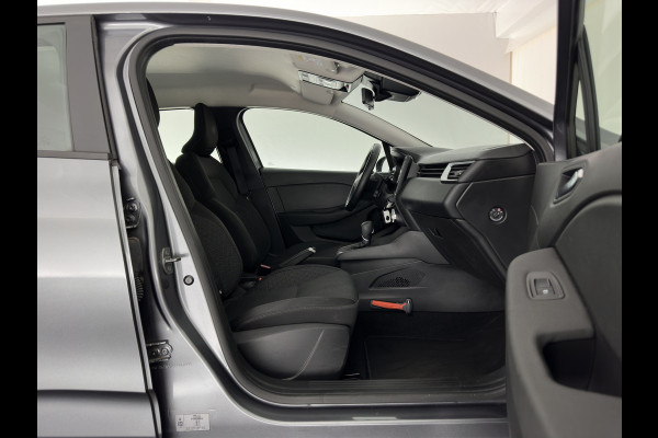 Renault Clio 1.6 E-Tech Hybrid 145 Equilibre (INCL.BTW) Aut. *FULL-LED | COMFORT-SEATS | CARPLAY | KEYLESS | DAB+ | ECC | PDC | CRUISE | TOWBAR*