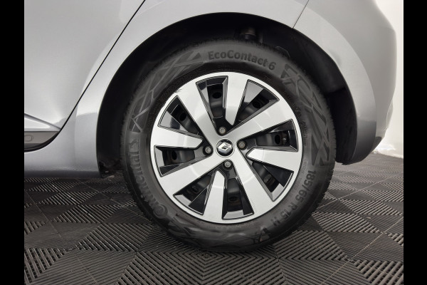 Renault Clio 1.6 E-Tech Hybrid 145 Equilibre (INCL.BTW) Aut. *FULL-LED | COMFORT-SEATS | CARPLAY | KEYLESS | DAB+ | ECC | PDC | CRUISE | TOWBAR*