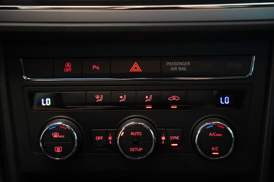 Seat Leon ST 1.0 EcoTSI Style Business Intense Navigatie CruiseControl Trekhaak!