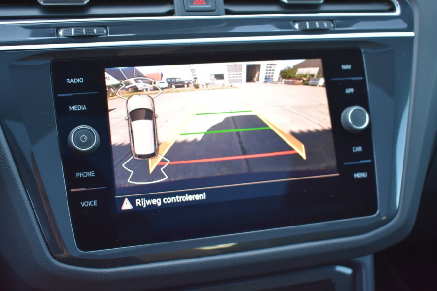 Volkswagen Tiguan 1.5 TSI R-Line Black Style | IQ.LIGHT | DEALER OND. | PANODAK | ADAPTIEVE CRUISE CONTROLE