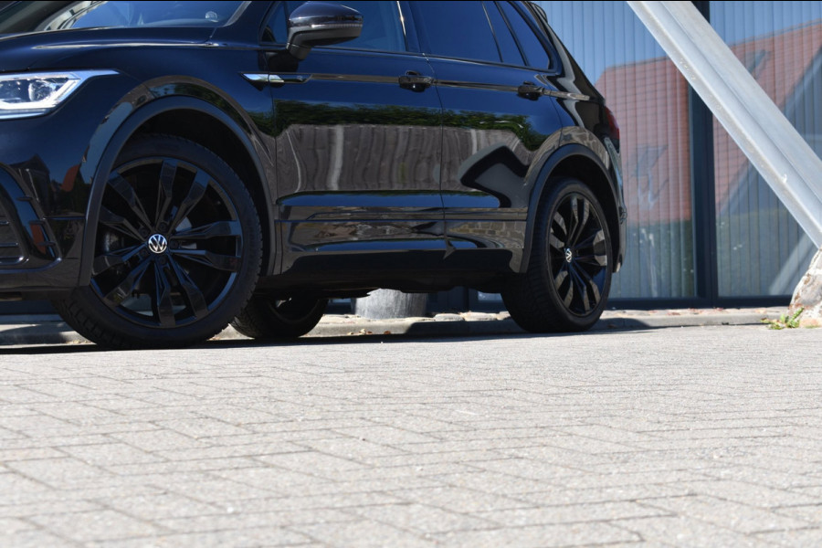 Volkswagen Tiguan 1.5 TSI R-Line Black Style | IQ.LIGHT | DEALER OND. | PANODAK | ADAPTIEVE CRUISE CONTROLE