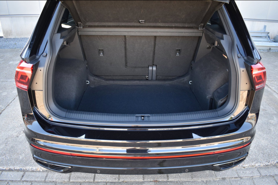 Volkswagen Tiguan 1.5 TSI R-Line Black Style | IQ.LIGHT | DEALER OND. | PANODAK | ADAPTIEVE CRUISE CONTROLE