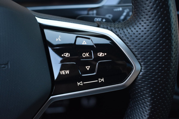 Volkswagen Tiguan 1.5 TSI R-Line Black Style | IQ.LIGHT | DEALER OND. | PANODAK | ADAPTIEVE CRUISE CONTROLE
