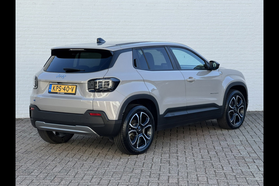 Jeep Avenger Summit 54 kWh SOH 96% Clima Camera Cruise Carplay PDC voor en achter Half Leder